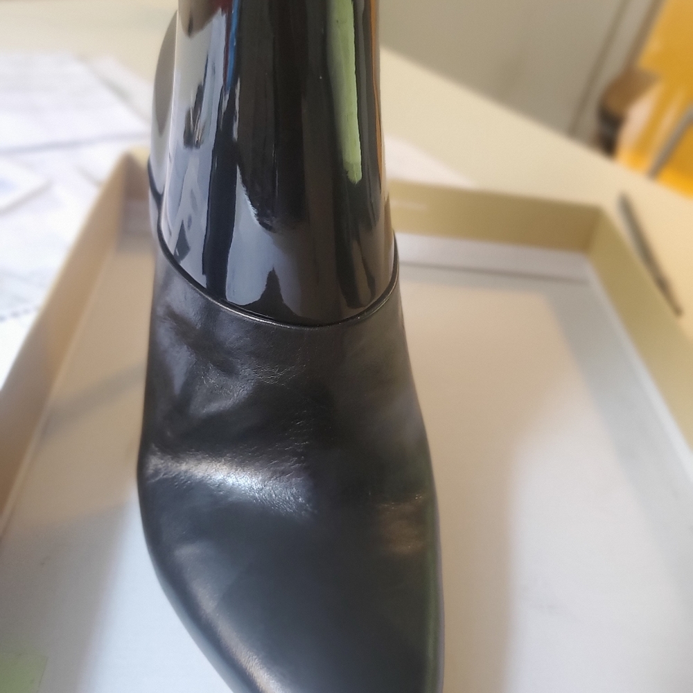 Shoes - Picture 4 of 5
